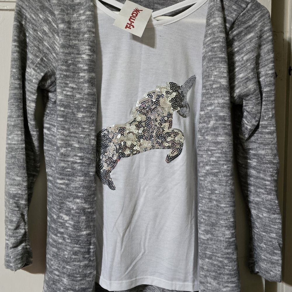 Poof girl tee/cardigan